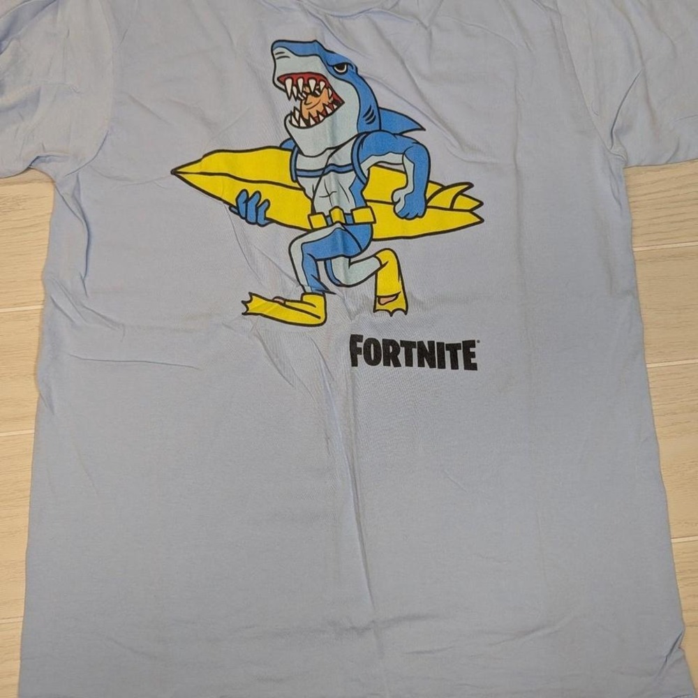 Men's Fortnite game blue shark t-shirt Size L